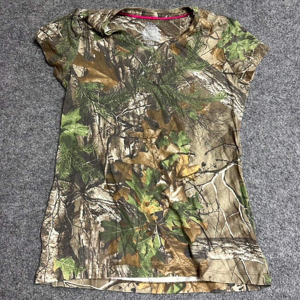 Realtree T-Shirt Womens Size M Brown Camouflage V-Neck Short Sleeve Casual Top